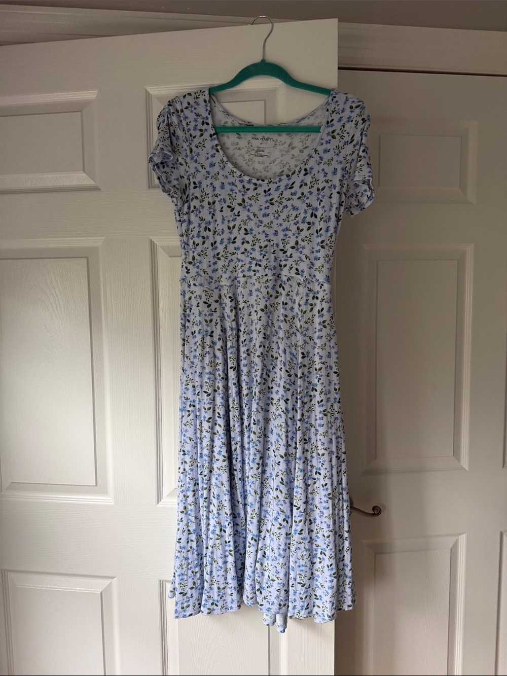 Posh Peanut M Blue Floral Scoop Neck Midi Dress